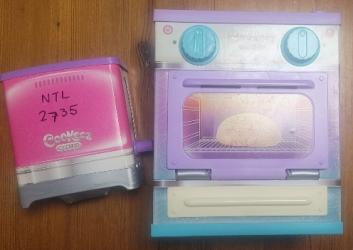 2735